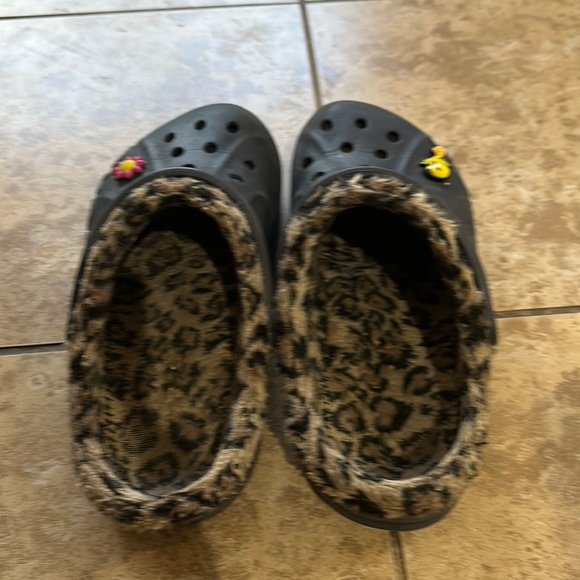 CROCS GRAY SIZE 9 - Picture 2 of 3